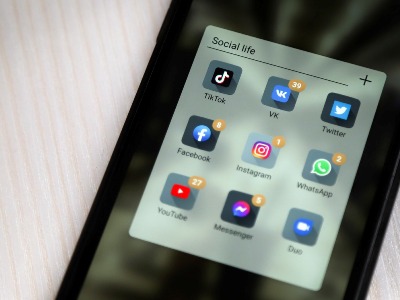 Uzbek officials banned from being dishonest and swearing on social media
