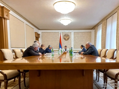 Президент Арцаха встретился с представителями политических сил, представленных в парламенте Республики Арцах