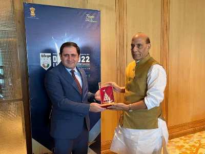 Armenian Defense Minister meets with his Indian counterpart