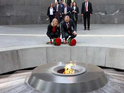 Norwegian FM visits Tsitsernakaberd Memorial Complex and pays tribute to victims of Genocide