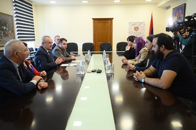 Մենք պատրաստ ենք եղել, հիմա էլ պատրաստ ենք առողջ քննարկման. Դումանյանը հանդիպել է Բրյուսովի ուսանողներին