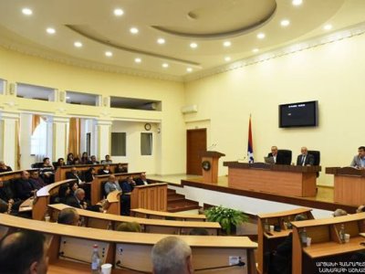 Արայիկ Հարությունյանը հանդիպել է Ազգային ժողովի պատգամավորների հետ, ներկայացրել երևանյան հանդիպումների մանրամասները