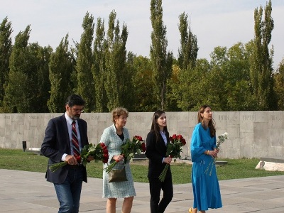 Chairman of Amsterdam City Court visits Tsitsernakaberd Memorial Complex in Yerevan