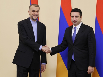 Իրանը կողմնակից է տարածաշրջանի կայուն զարգացմանը. Ալեն Սիմոնյանն ընդունել է Իրանի արտգործնախարարին