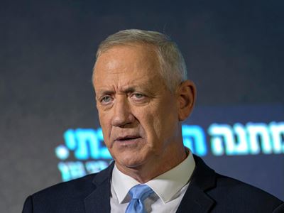 What will Israeli defense minister discuss in Turkey