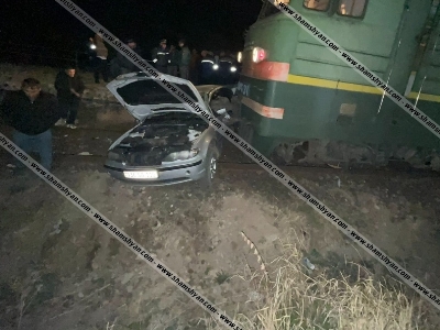 BMW-ն բախվել է բեռնատար գնացքին․ կա վիրավոր. shamshyan.com