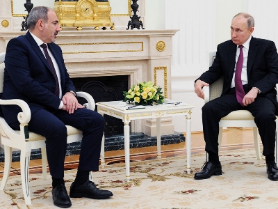Пашинян назвал подходы России к установлению отношений Армении и Азербайджана приемлемыми