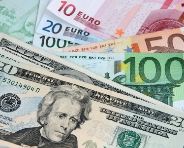 Dollar, euro continue falling in Armenia