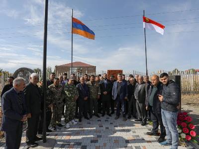 В Арташате, установлен памятник в честь езидов, погибших в Арцахской войне