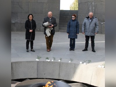 Հույն խորհրդարանականներն այցելել են Հայոց ցեղասպանության հուշահամալիր