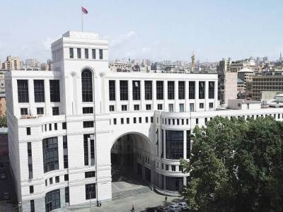 Замглавы МИД Армении рассказал польскому сенатору о последствиях азербайджанской агрессии