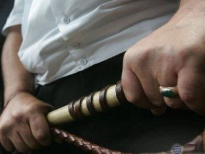 Նիգերիայում TikTok-ի օգտատերերին մտրակել են եւ հրամայել են մաքրել զուգարանները՝ նահանգապետի մասին տեսանյութի համար