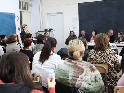 Ժաննա Անդրեասյանը հանդիպել է կամավոր ատեստավորմանը մասնակցած ուսուցիչների հետ