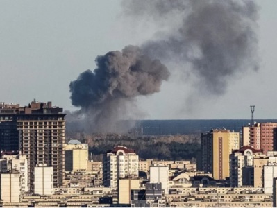 Emergency power outages in Kyiv due to explosions