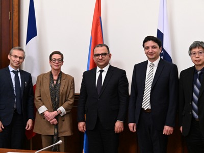 Հայաստանը 100 մլն եվրո եւ 100 մլն դոլար վարկ կստանա բյուջեի ֆինանսավորման համար. Համաձայնագրերը ստորագրվել են