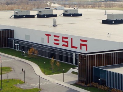 Tesla-ն ծրագրում մասսայական սխալի պատճառով ավելի քան 300 հազար էլեկտրական մեքենա է հետ կանչում