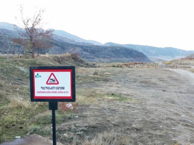 Ազատի ջրամբար տանող ավտոճանապարհներին զգուշացնող պաստառներ են տեղադրվել