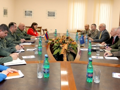 Armenian Armed Forces Chief of General Staff receives NATO advisory group