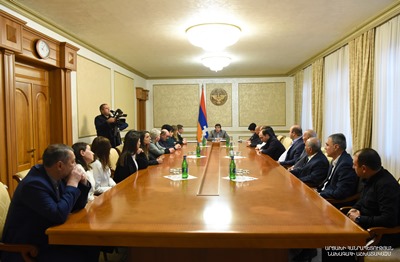 President of Artsakh receives Chamber of Lawyers members