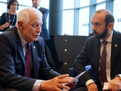 Боррель: Евросоюз привержен содействию мирным переговорам между Баку и Ереваном