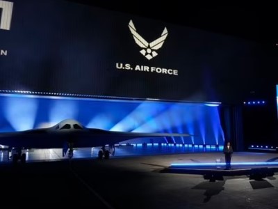 Пентагон продемонстрировал новейший ядерный стелс-бомбардировщик B-21 Raider