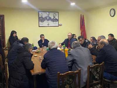 Չնայած թշնամական գործողություններին և պետության անգործությանը, հայ մարդը ամուր կառչած է իր հողին. Իշխան Սաղաթելյան