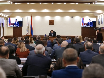 В Ереване для снегоуборочных работ планируется складировать около 12 тыс. тонн соли и песка