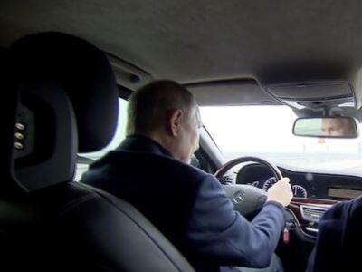 Путин проехал по восстановленному после теракта Крымскому мосту