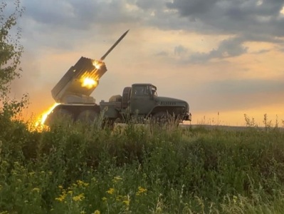 Почти половина американцев считают, что Вашингтон должен подтолкнуть Украину к заключению соглашения с РФ