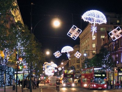 UK families to spend $229 million on Christmas lighting