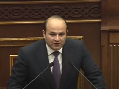 Կենսաթոշակային քարտերից անկանխիկ գնումների ծրագրին պատրաստ է միանալ դեղատների ցանցերից մեկը. նախարար