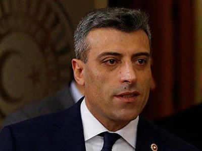Անհայտ անձը դանակով հարվածել է թուրքական կուսակցության առաջնորդին
