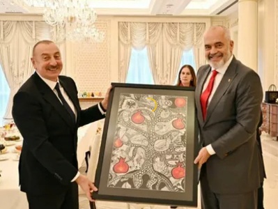Ադրբեջանի նախագահը Ալբանիայի վարչապետին երջանկացրել է իր դստեր հեղինակած նկարով