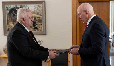 Armenia envoy presents credentials to Australia Governor-General