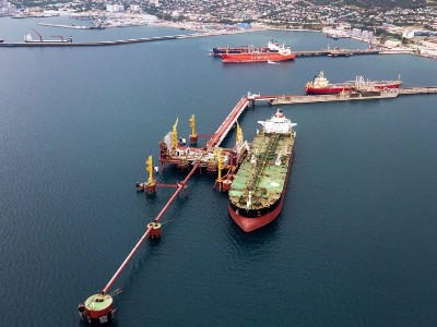 Турция отказалась уступать США в вопросе нефтяных танкеров в ее проливах
