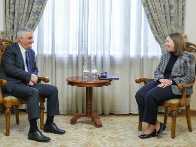 Вице-премьер принял завершающую миссию в РА посла Линн Трейси