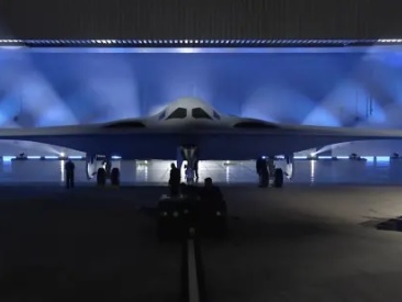 США представили новый бомбардировщик, предназначенный для использования еще не изобретенного оружия