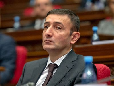 Armenian parliament to hold special session today on closure of only road connecting Artsakh to Armenia