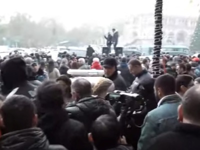 К протестующим на площади Республики в Ереване присоединился и Серж Саргсян