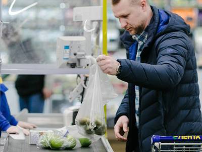Россияне рекордно сократили свои расходы