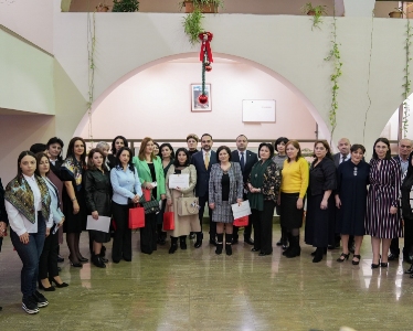 Համայնքային ենթակայության կրթօջախների տարվա լավագույն մասնագետներն արժանացել են պարգևների
