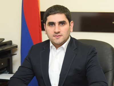 Բրյուսովի ռեկտորի խորհրդականը հայհոյել է Վահրամ Դումանյանին. նրան մեղադրանք է ներկայացվել. ՔԿ