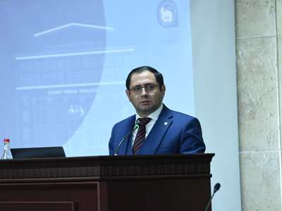 Папикян сообщил о повышении зарплаты сотрудников ЕГУ на 10%