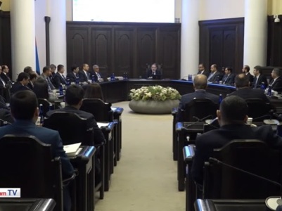 Правительство Армении отклонило инициативу оппозиционеров о предоставлении гарантий семьям погибших военнослужащих