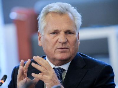 Former Polish president: The world is on the brink of World War III