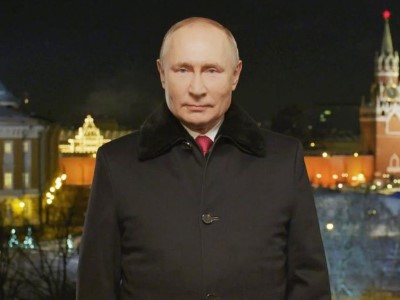 Putin and Shoigu wish Russians Happy New Year