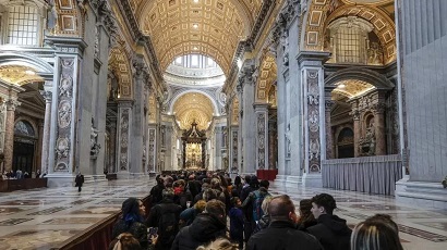 Some 200,000 turn out over 3 days to view Pope Emeritus Benedict XVI’s body