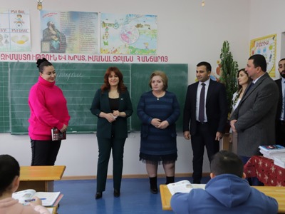 Շիրակի մարզպետը այցելել է մարզի դպրոցներ՝ իրավիճակին տեղում ծանոթանալու նպատակով