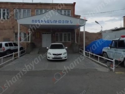 Неизвестный бросил самодельную гранату в сторону отделения полиции Вардениса