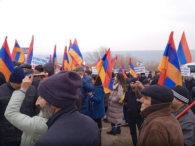 Protest staged near Russian military base in Gyumri